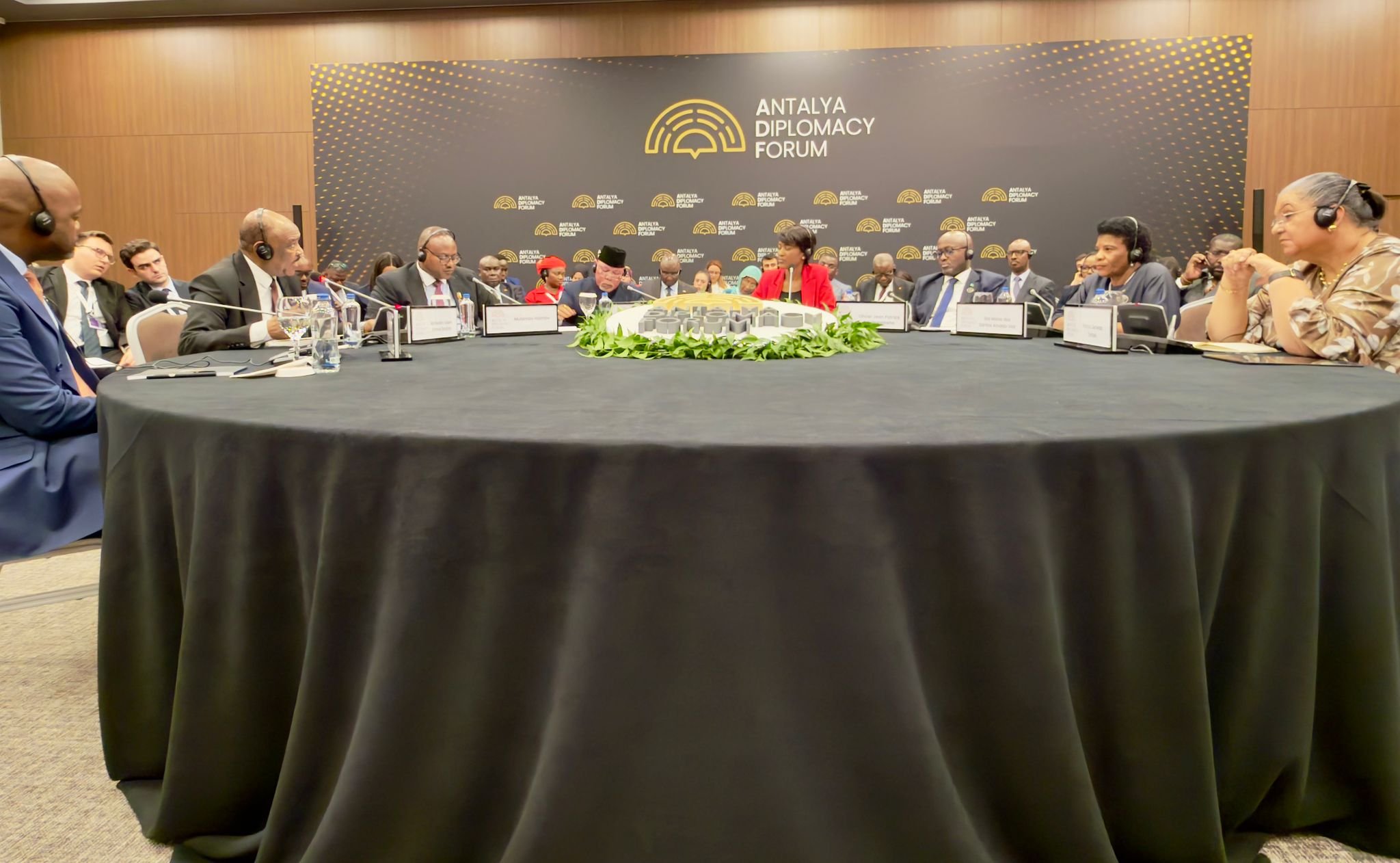 وزير الخارجية يشارك في منتدى أنطاليا الدبلوماسي بتركيا ويؤكد أن موارد أفريقيا سبب التدخلات الخارجية