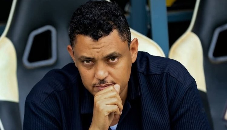 العليقي يتراجع عن قرار الاعتزال ويؤكد استمراره مع إدارة الهلال