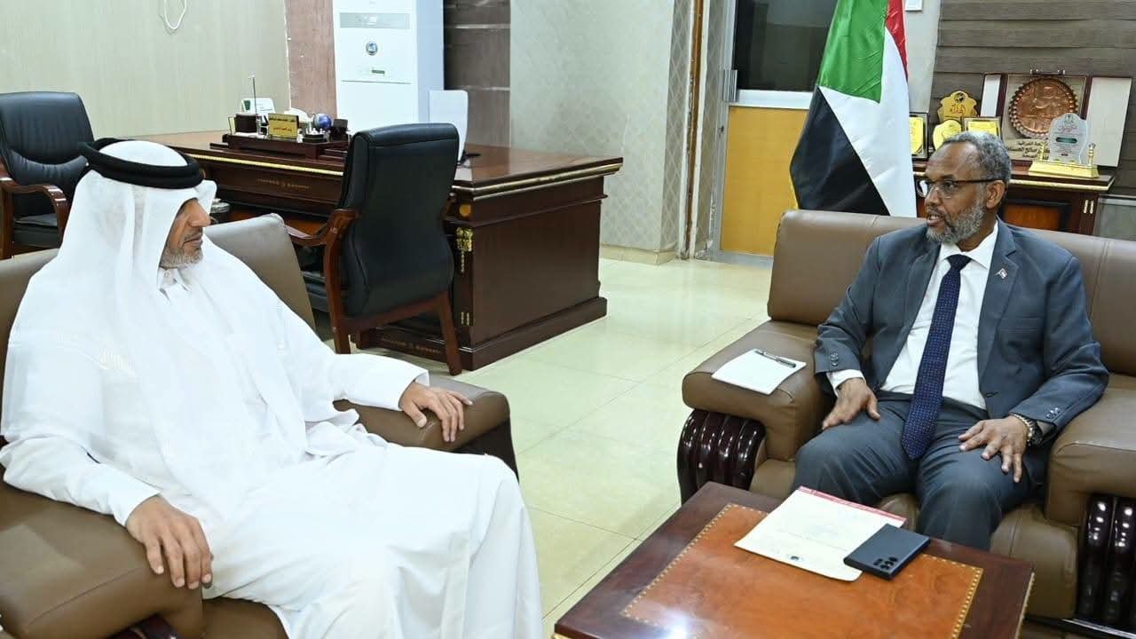 ترتيبات لقيام مخيم طبي لإجراء 2500 عملية ماء بيضاء عبر البصر الخيرية وحمد الطبية